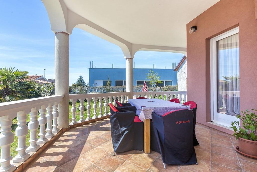 Chude Apartment